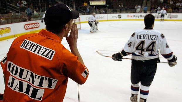 todd-bertuzzi-fan.jpg
